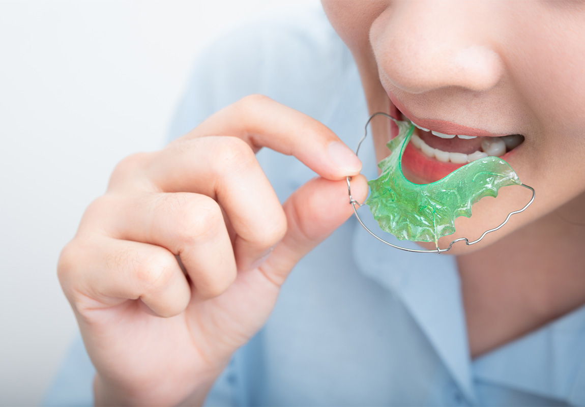 Retainer Instructions Orthodontist Grand Rapids And Greenville Michigan